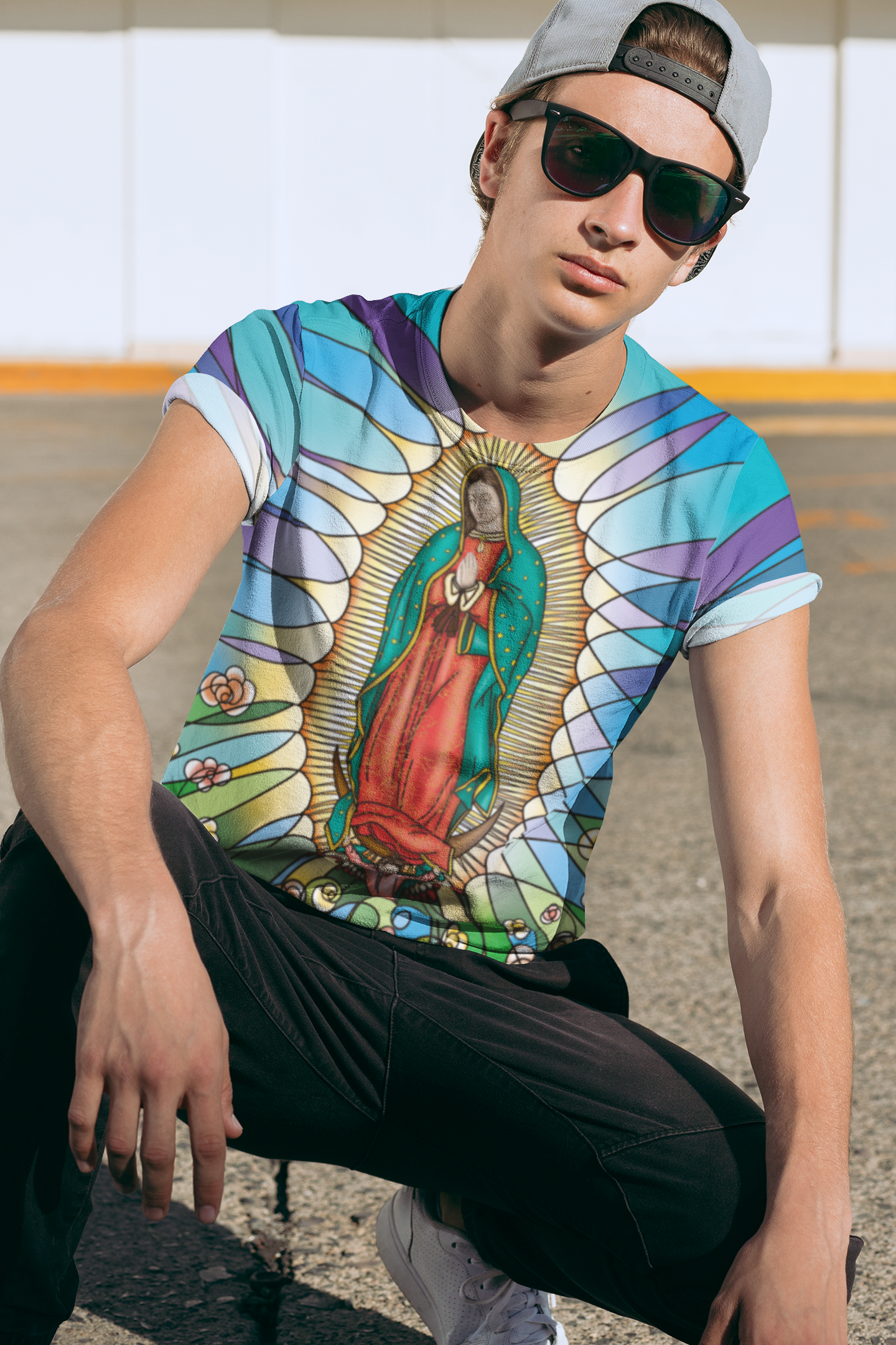Virgin of Guadalupe Complete T-Shirt worn by man | Franela Virgen de Guadalupe Completa para caballero – Religious faith wear by Lucía Gonmi